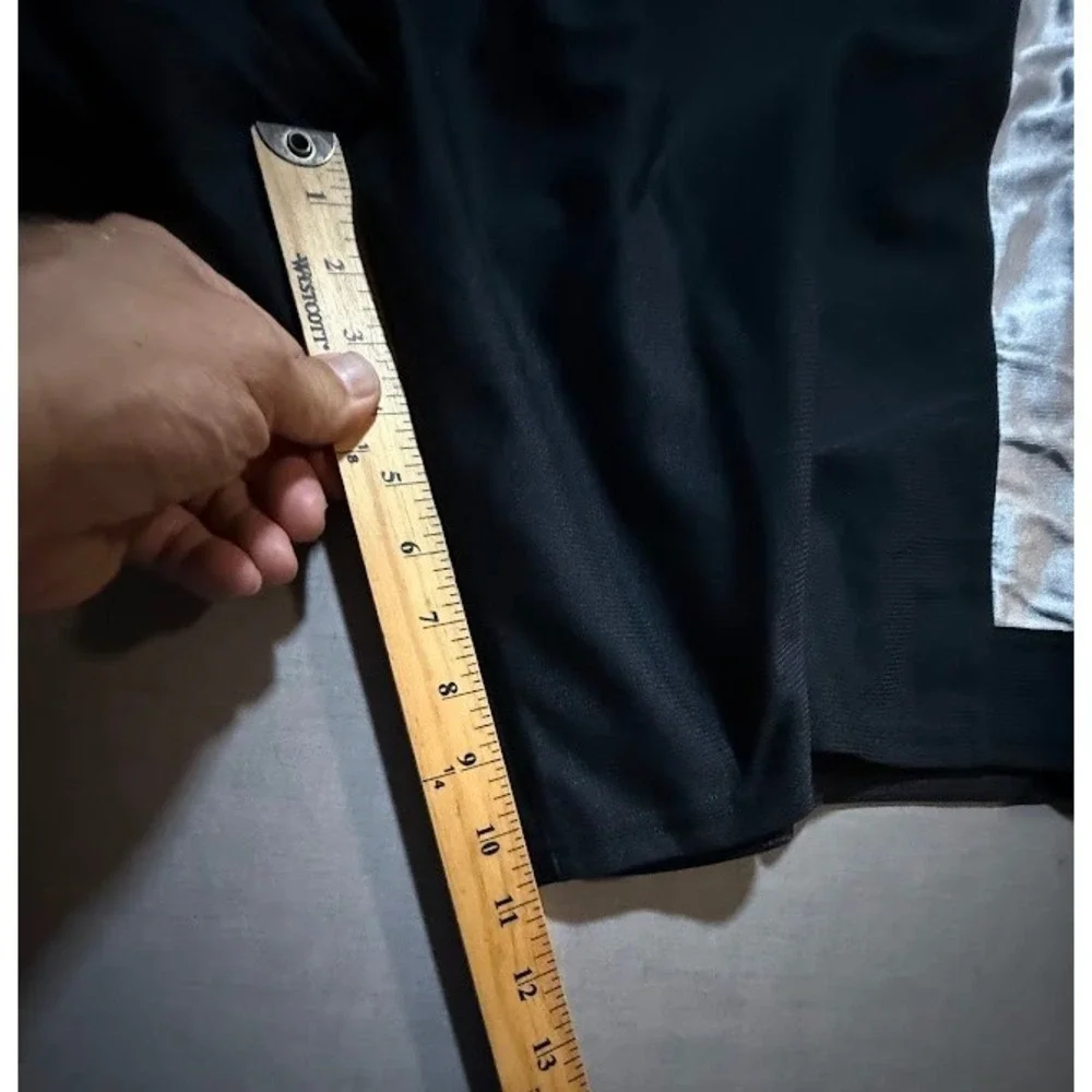 Vintage Nike Men's Black Shorts W/ Silver Stripe Gym Basketball‎ Workout 36X11.